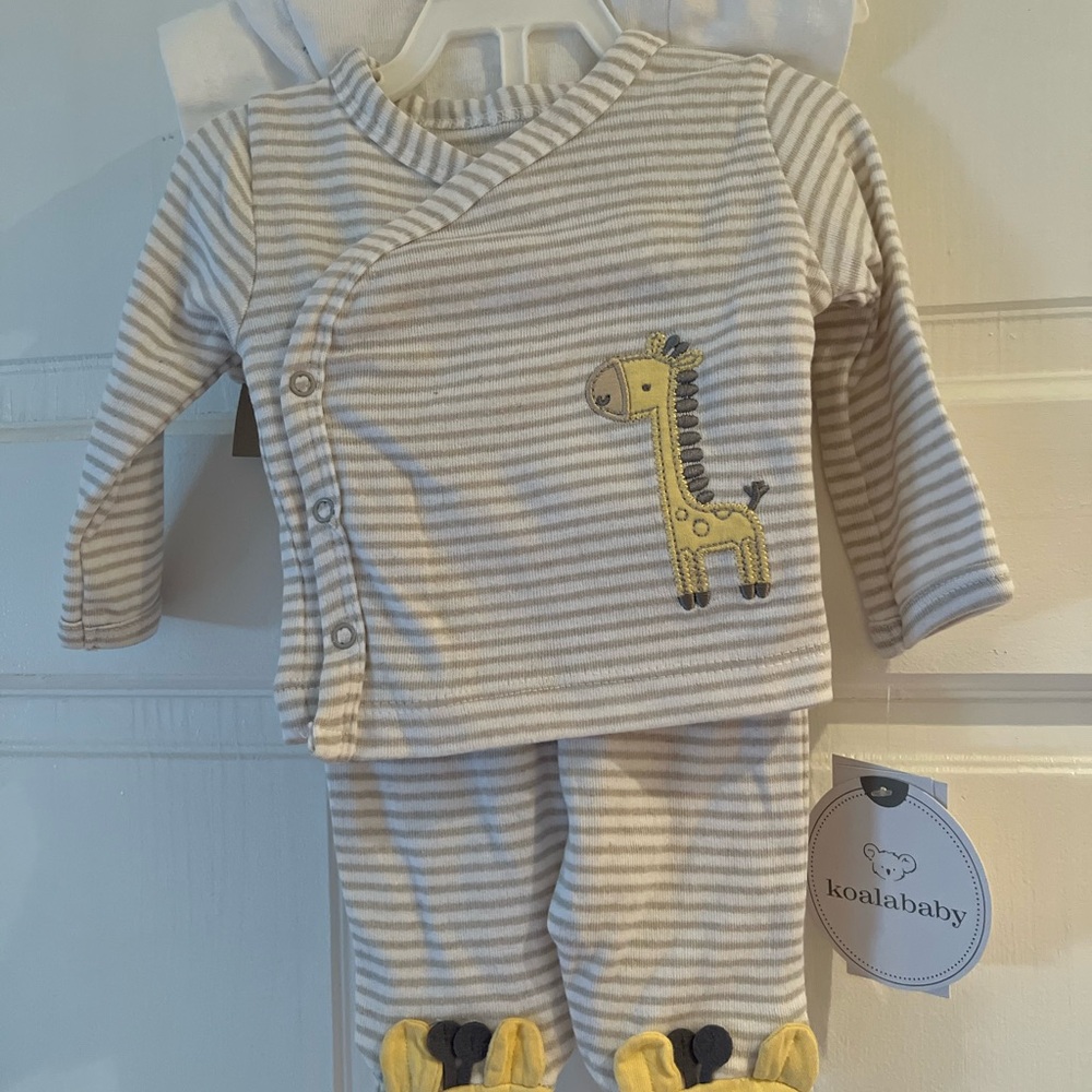 Koala Kids Gray and White Stripe Pajama Set with Yellow Giraffe